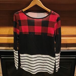 Boutique Pattern Block Top Buffalo Plaid, Black and Stripped. Size Medium
